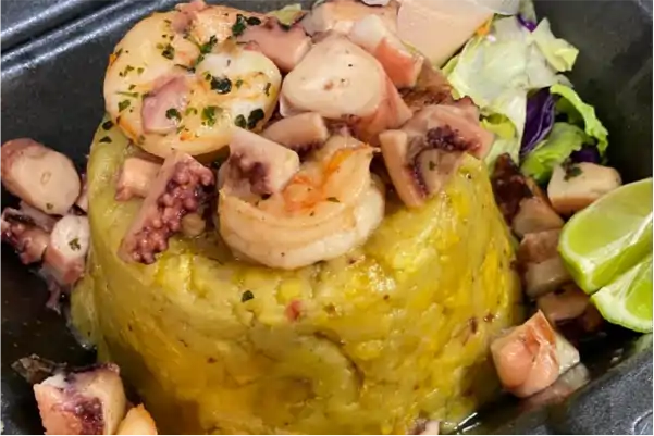 Mofongo camarones y pulpo